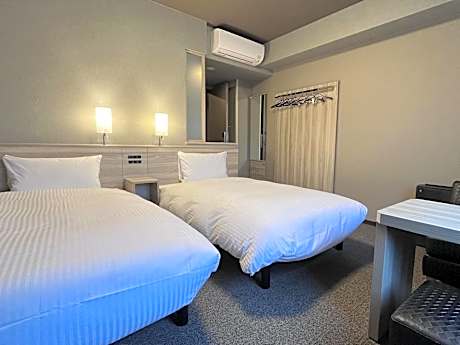 Twin Room - Non-Smoking