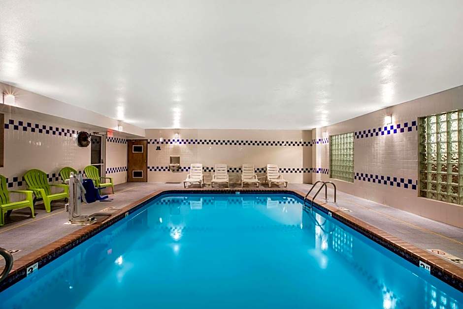 La Quinta Inn & Suites by Wyndham Emporia