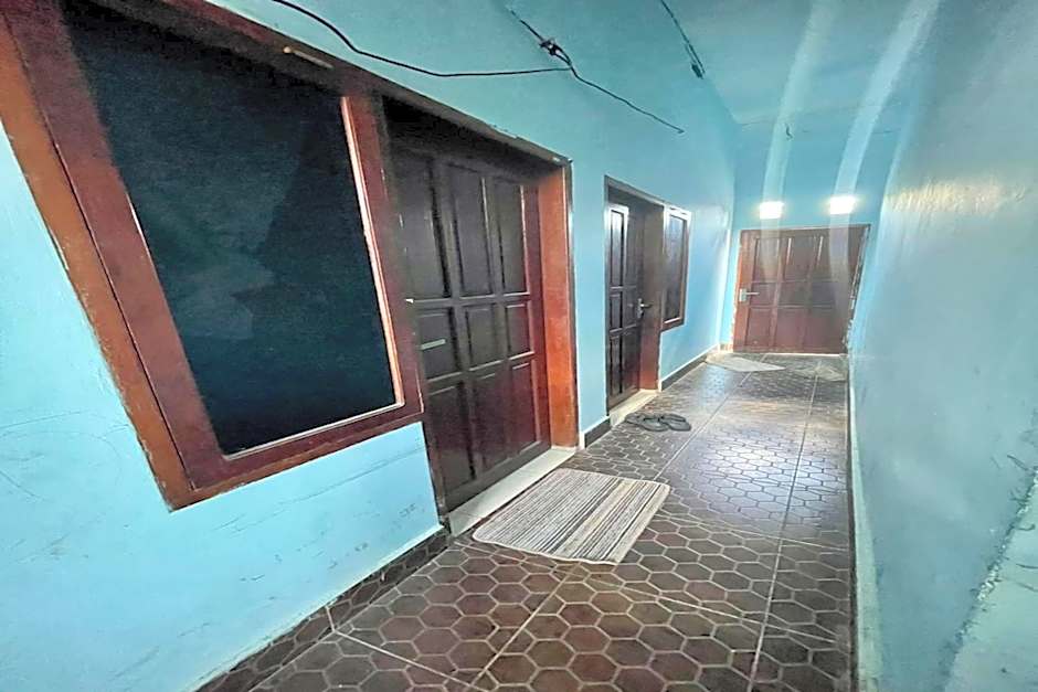 EXPRESS O 91669 Kost Amel Near Taman Mattirotasi