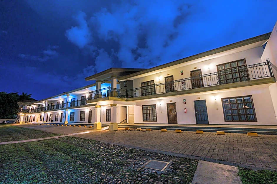 InHouse Select Hacienda Tres Rios