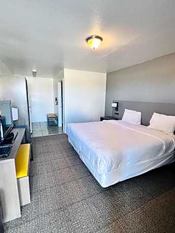 OYO Hotel Pearsall I-35 East