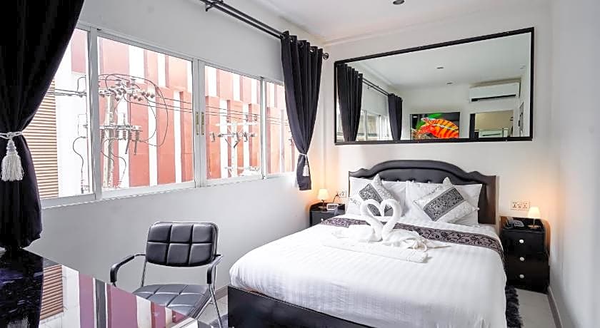 Thonglor Suites Hotel