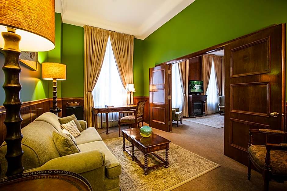Lhotel Montreal