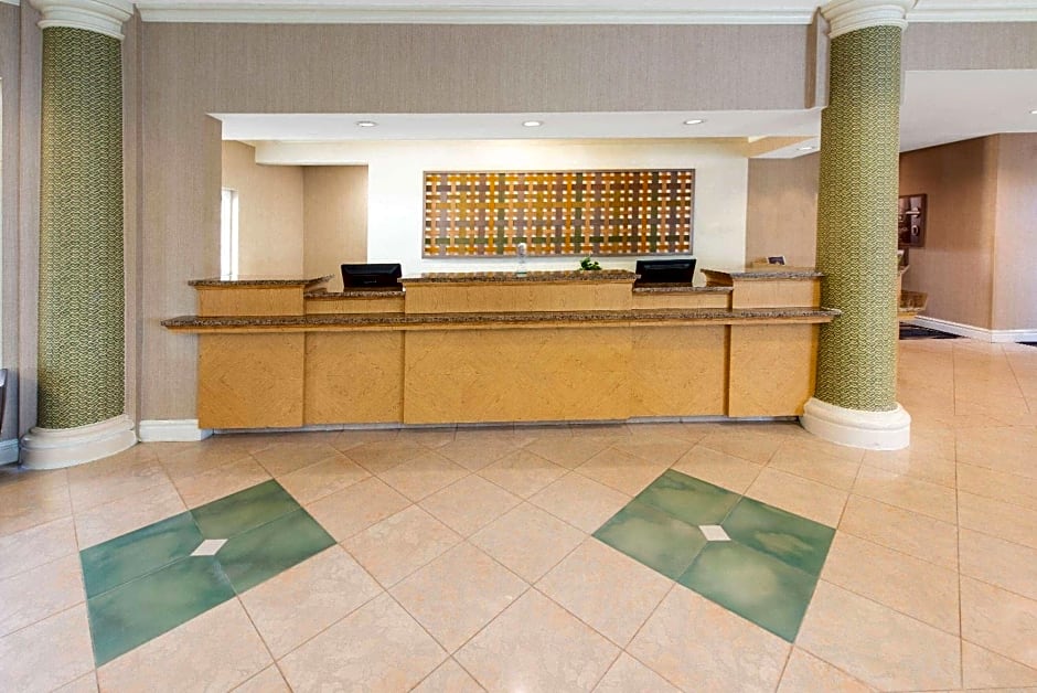 La Quinta Inn & Suites by Wyndham Tampa Brandon Regency Park