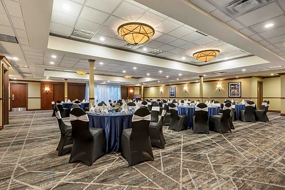 Best Western Plus Port O'Call Hotel