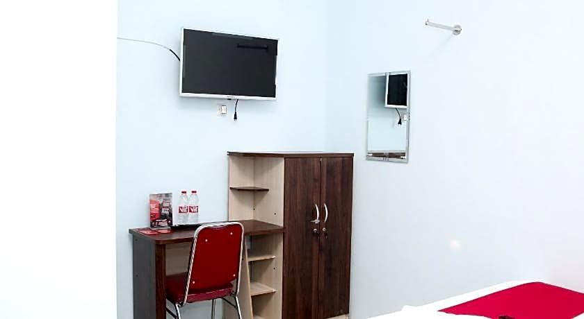 RedDoorz Syariah near Suncity Mall Madiun