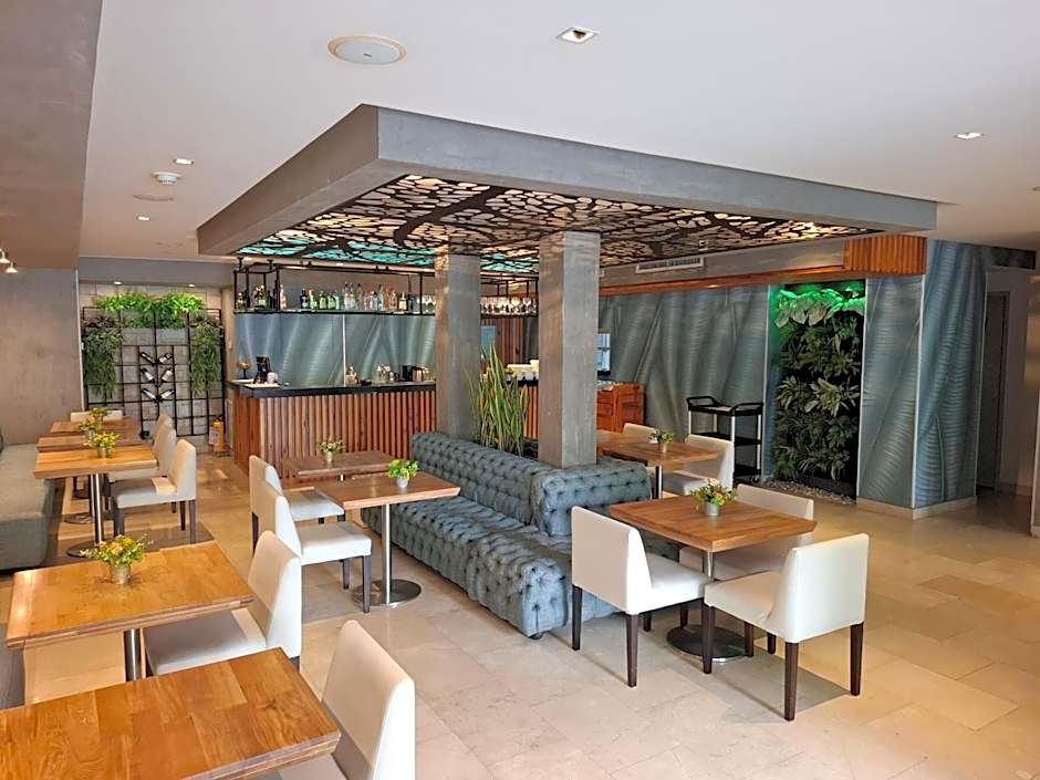 Washington Plaza by DOT Premium