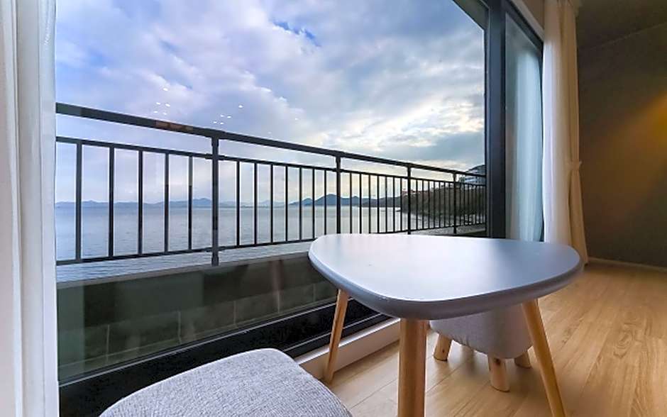 Gyeongnam goseong Hotel With7