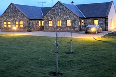 Riverbend Lodge B & B