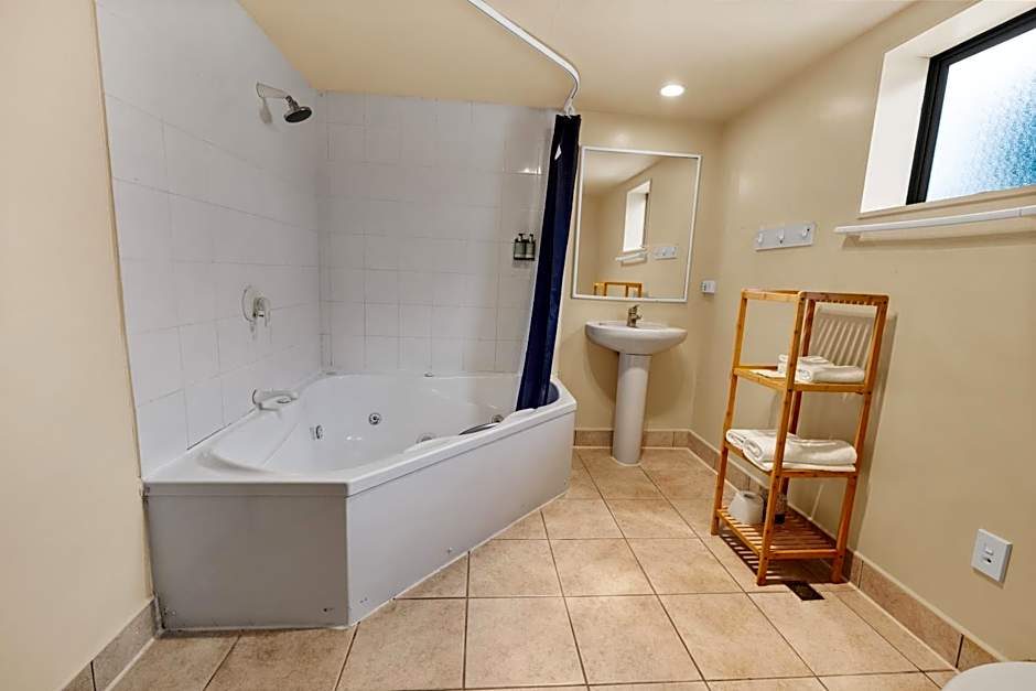 New Castle Motor Lodge