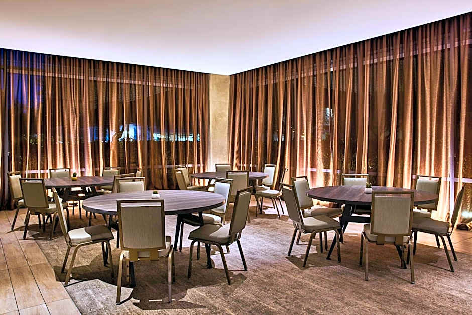 AC Hotel by Marriott Irvine