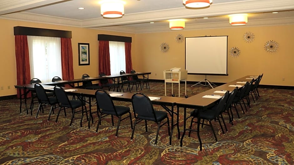 Holiday Inn Express Hotel & Suites Saginaw by IHG