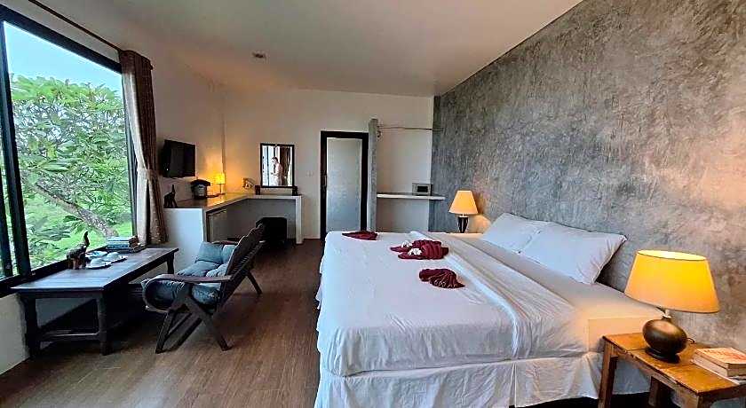 Sea Breeze @ Koh Mak