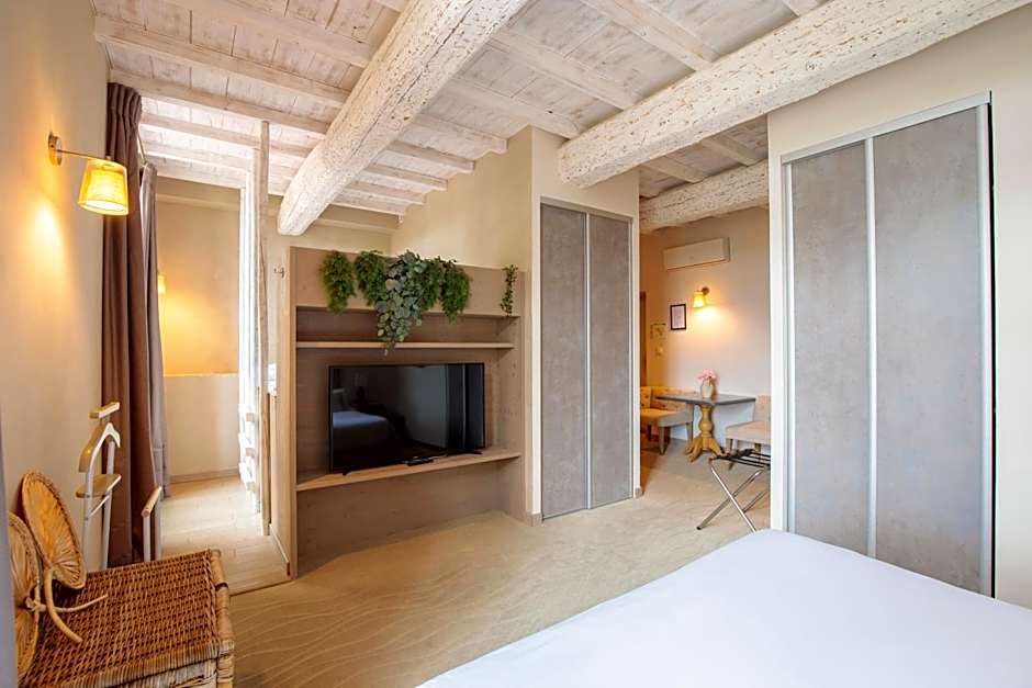Boutique Hôtel La Villa Montesquieu & sa piscine
