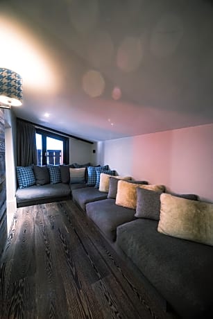 Suite at upper floor with balcony Mont-Blanc view