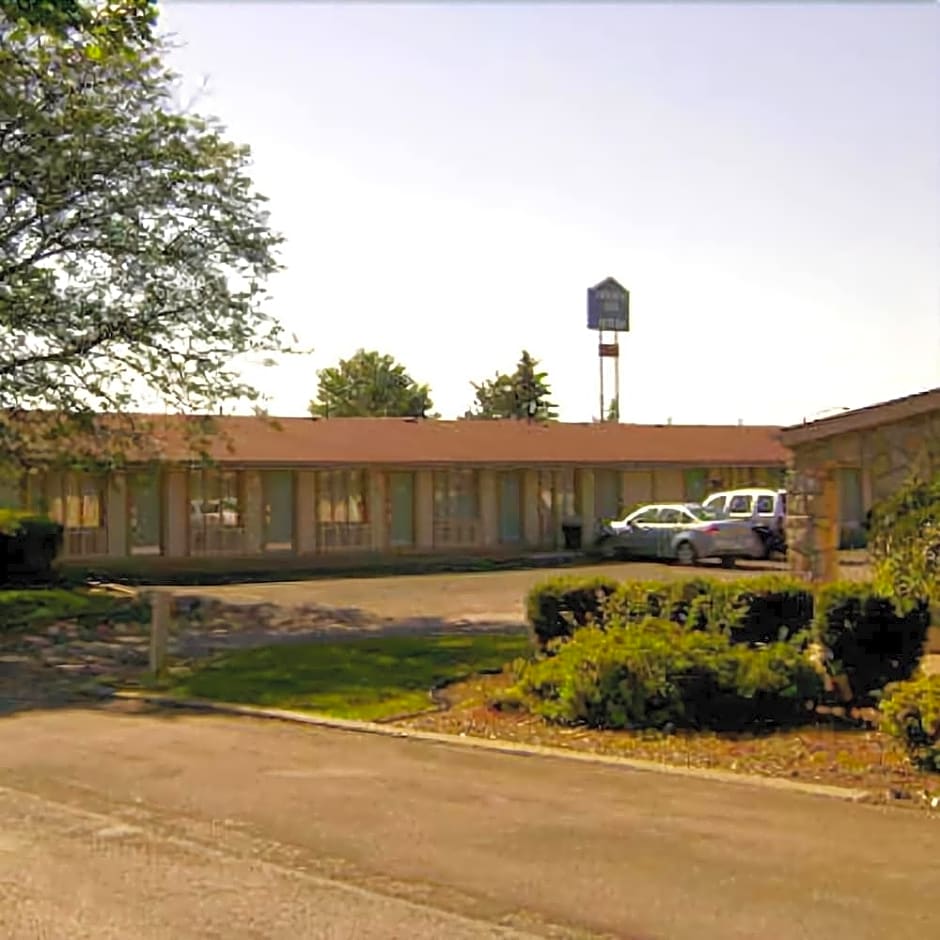 OYO Hotel Wadsworth OH I-76