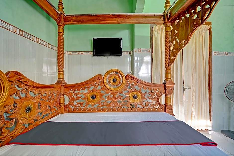 Collection O 92897 Hotel Intan Near Kantor Syahbandar Bawean