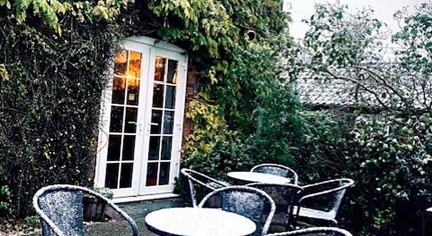 Sutton Staithe Hotel