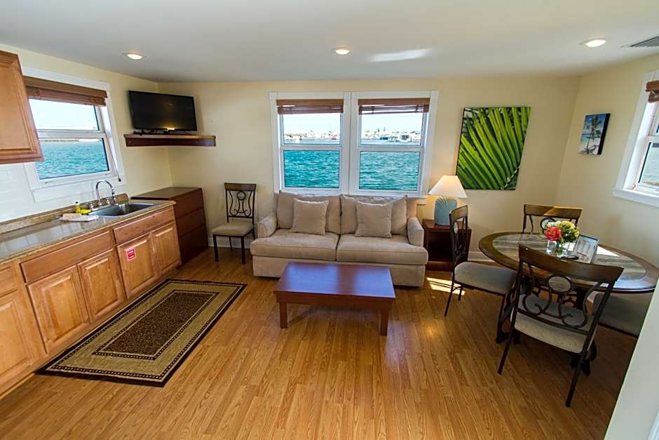 Harborside Motel & Marina