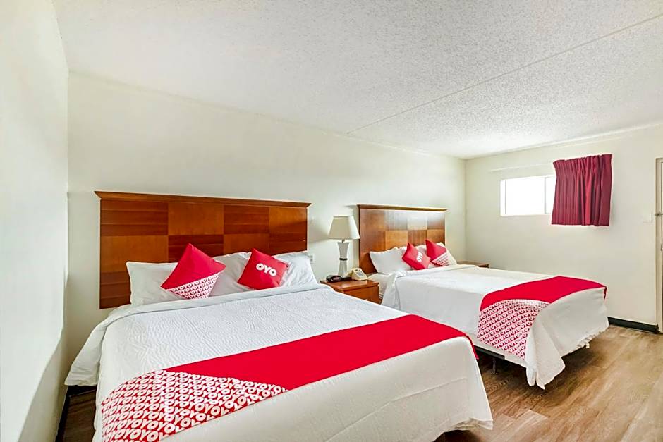 OYO Hotel San Antonio Lackland AFB/Seaworld Hwy 90 W
