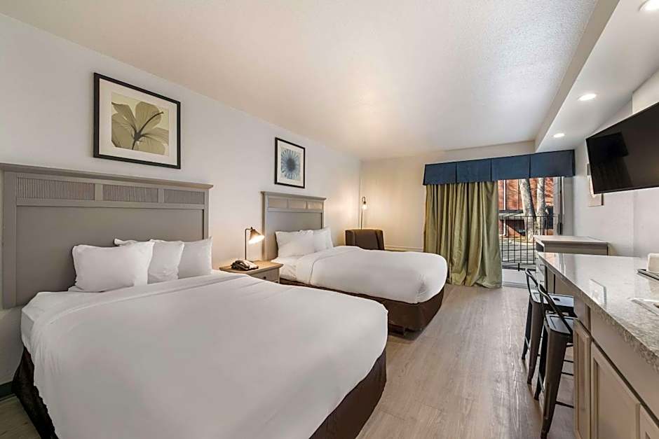 Suburban Studios Williamsburg Central