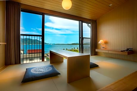 Deluxe Twin Room with Sea View