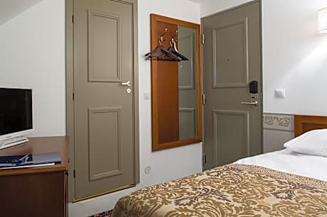 Small Double/Twin Room