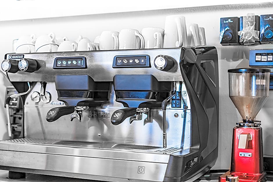 Breakers Hotel Rawai