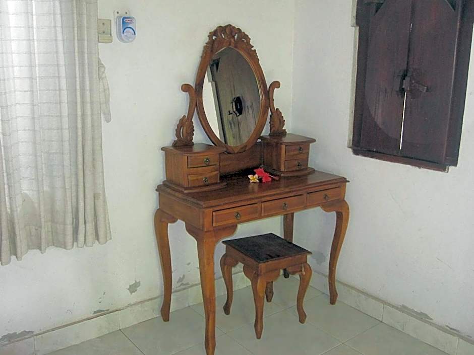 Galang Kangin Bungalows