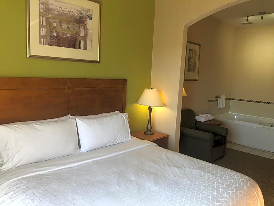 Holiday Inn Express Hotel & Suites Howell By IHG