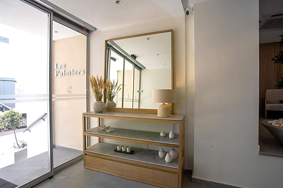 Les Palmiers Beach Boutique Hotel & Luxury Apartments
