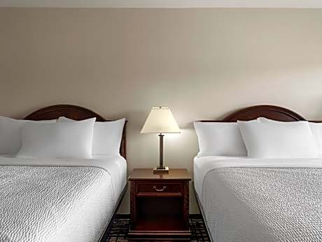2 Queen Beds Non-Smoking