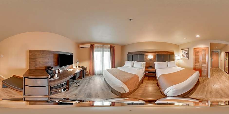 Photo 1 of 4 of 2 Queen Beds, Accessible
