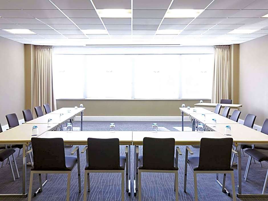 Novotel London West