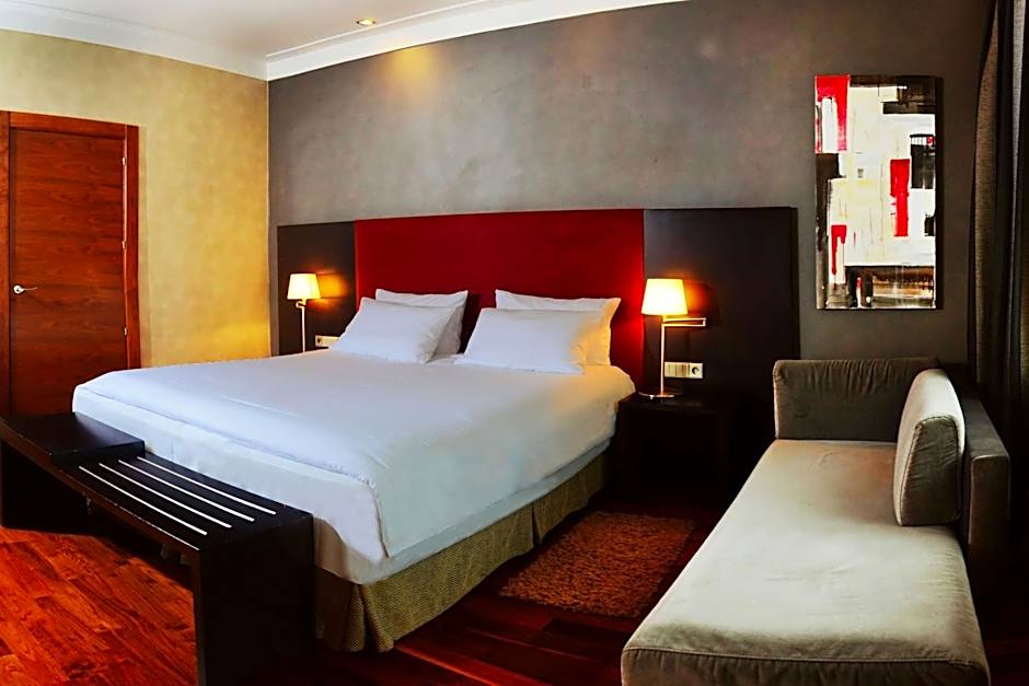 Photo 1 of 35 of Hotel NH Poznan