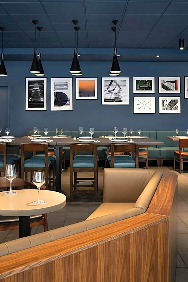 Four Points By Sheraton Surrey
