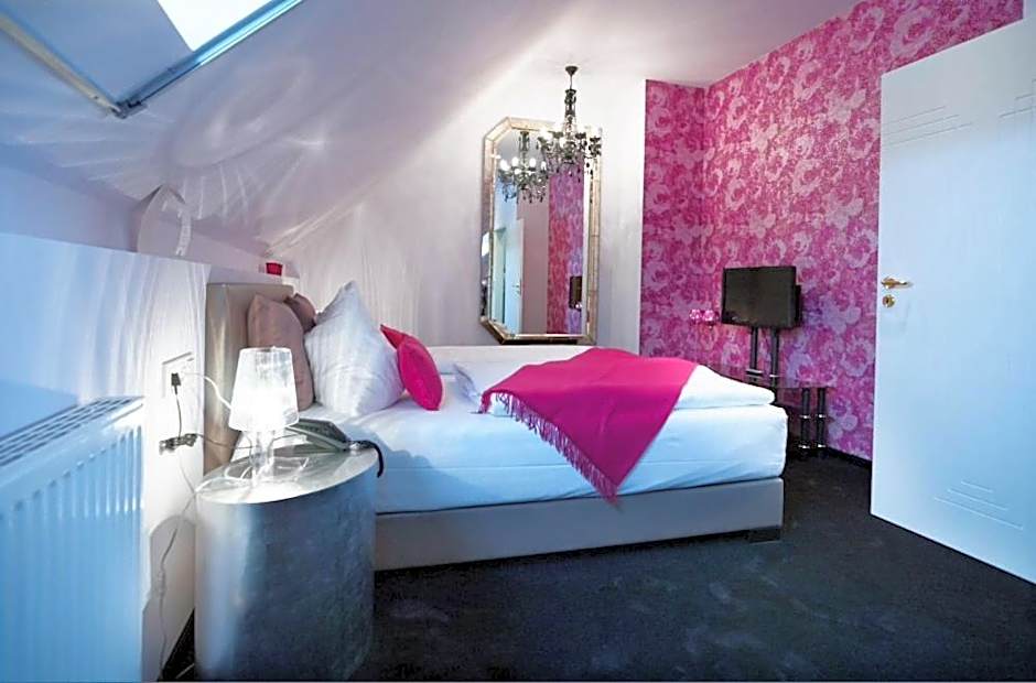 Ressmann`s Residence