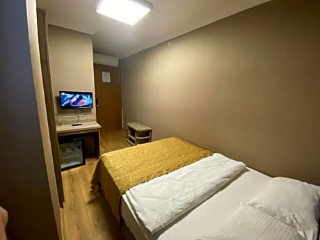 Budget Single Room
