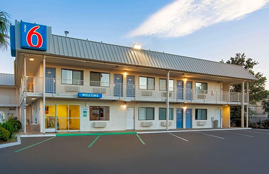 Motel 6-Woodland, CA Sacramento Airport