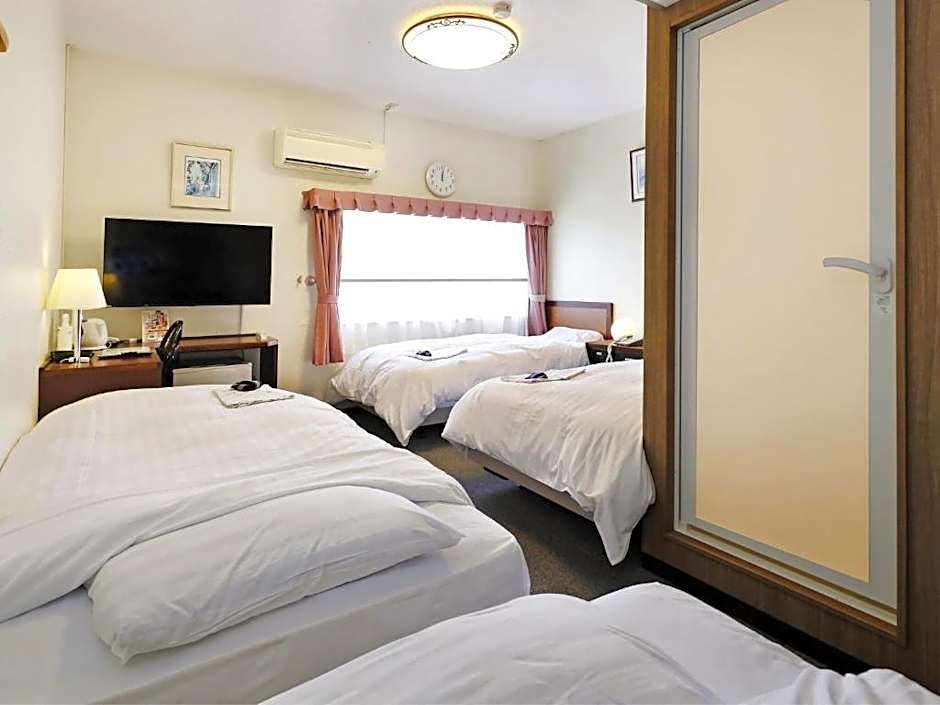 Photo 1 of 6 of 4 Beds