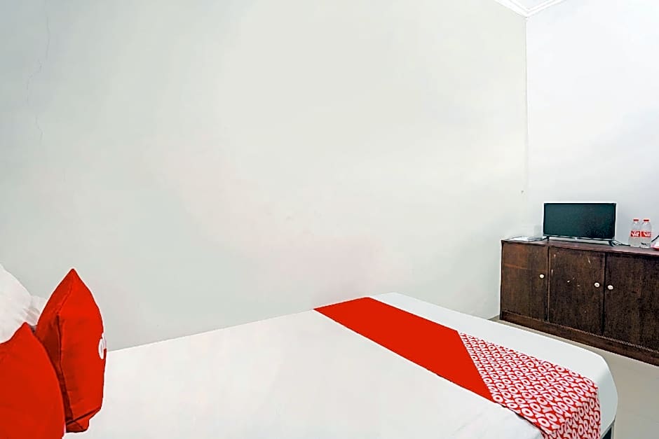 OYO Life 91670 Mannsur Homestay Syariah