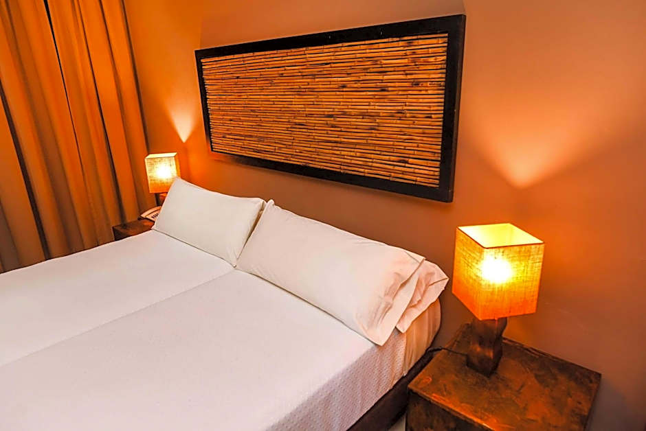 Chillout Hotel Tres Mares