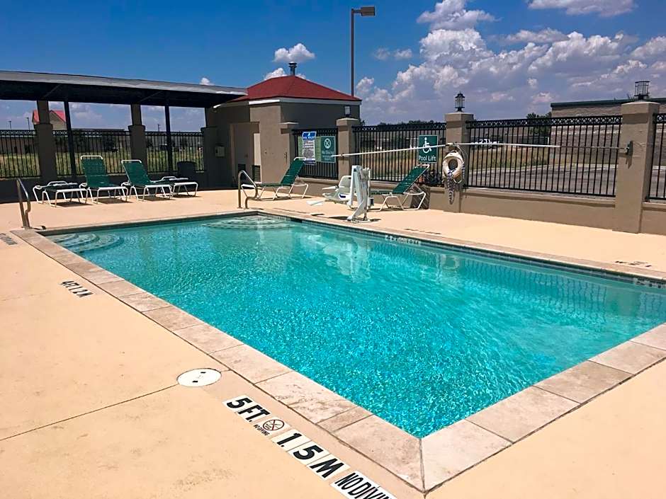 La Quinta Inn & Suites by Wyndham Midland North