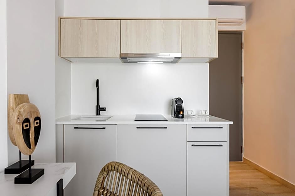 Amalthia Luxury Suites