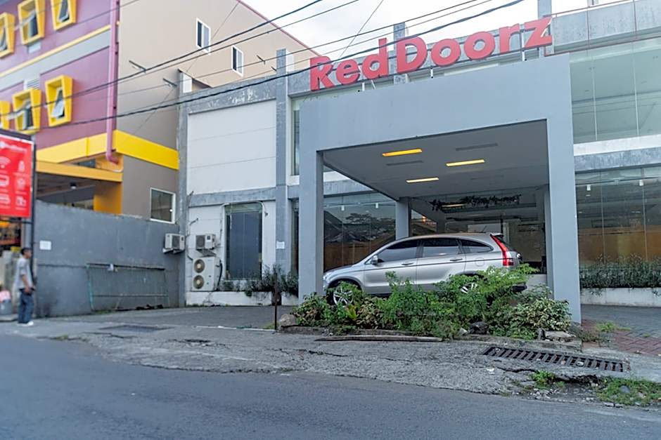RedDoorz near Bahu Mall Manado