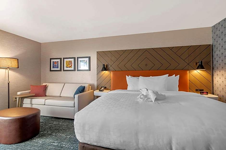 Clarion Inn