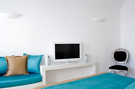 Moonlit | Outdoor Jacuzzi Suite