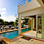 Villa Melitta, Pool, Beach, 360-SeaViews, 6-bed Thai Luxury on Best Location in Samui