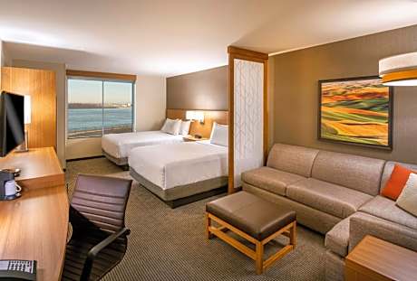 Queen Room with Two Queen Beds and Sofa Bed