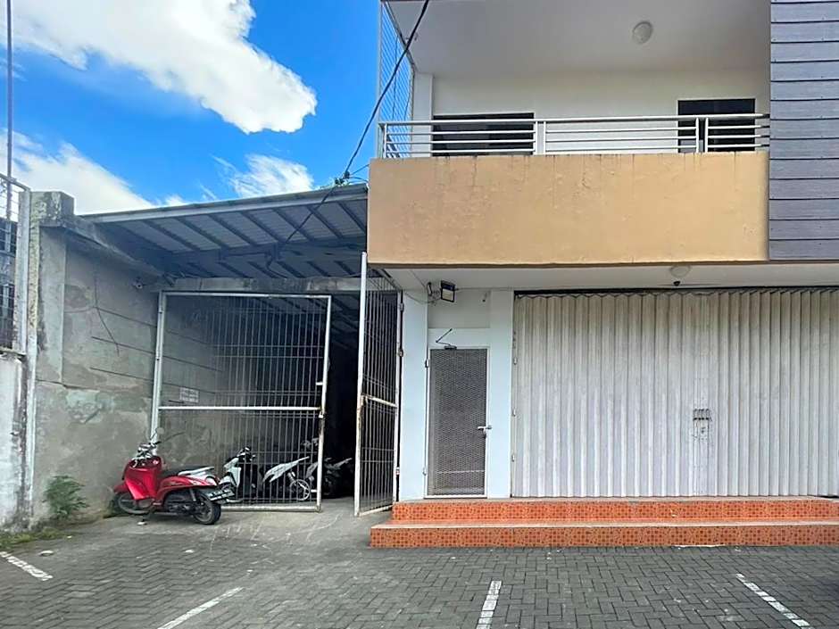 Cozy Home 2 Manado RedPartner – Manado, CA